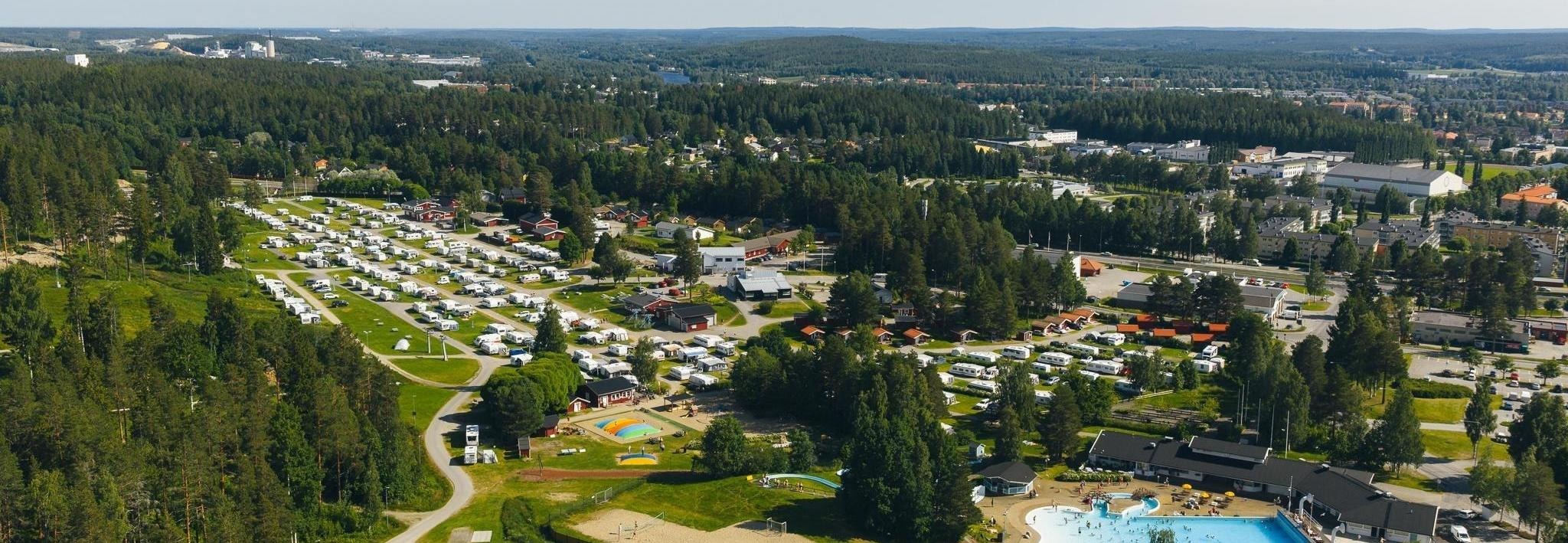 Översikt över Skellefteå Camping på vintern